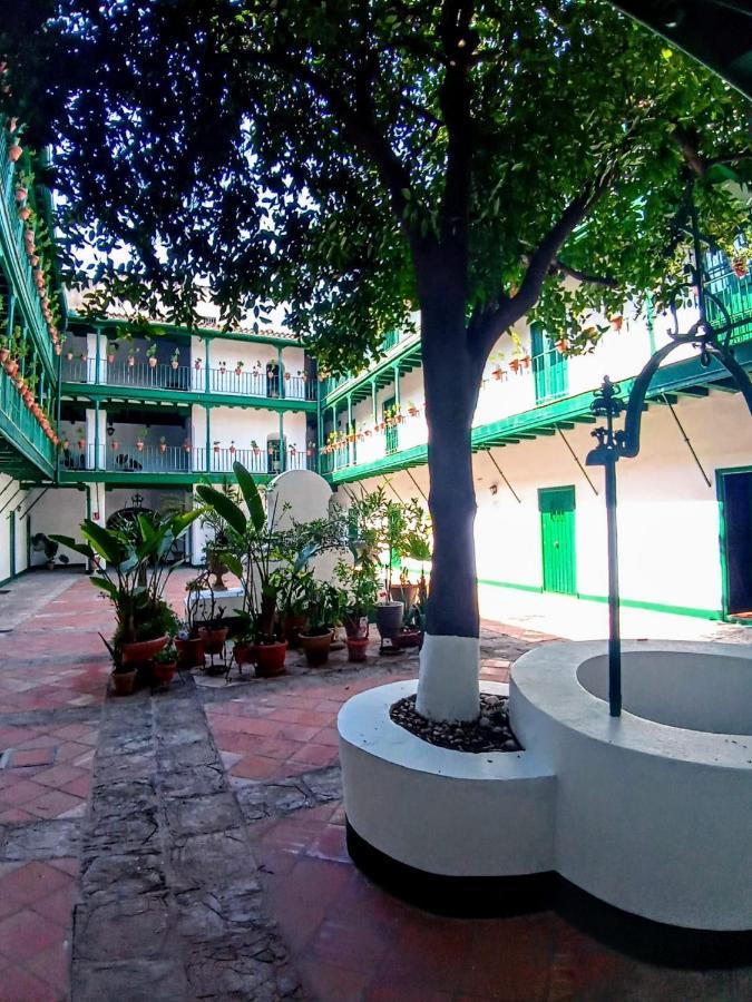 La Puerta Verde De Las Setas De Sevilla Bagian luar foto